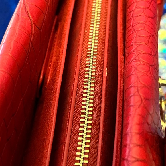 Carpisa Crocodile-Embossed Satchel in Bold Red 13 x 10 x 4 - Picture 7 of 14